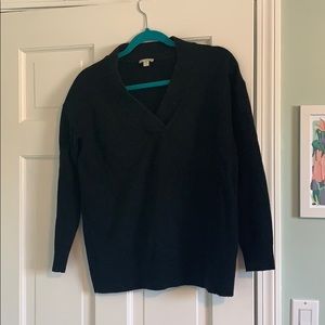 GAP black Vneck sweater